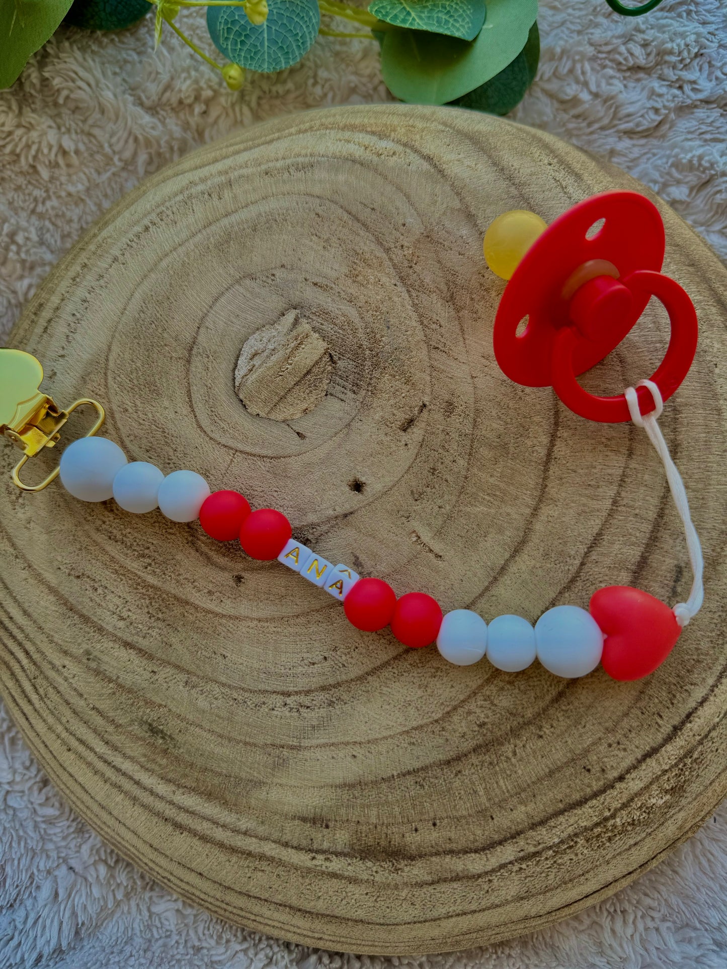 Attache tétine "Love"